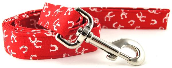 Red Horseshoes Dog Leash (Size: X-Small)