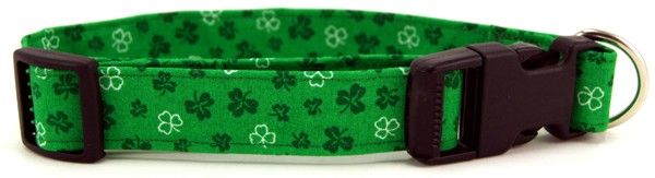 Tossed Shamrocks on Green Dog Collar (Size: X-Small)